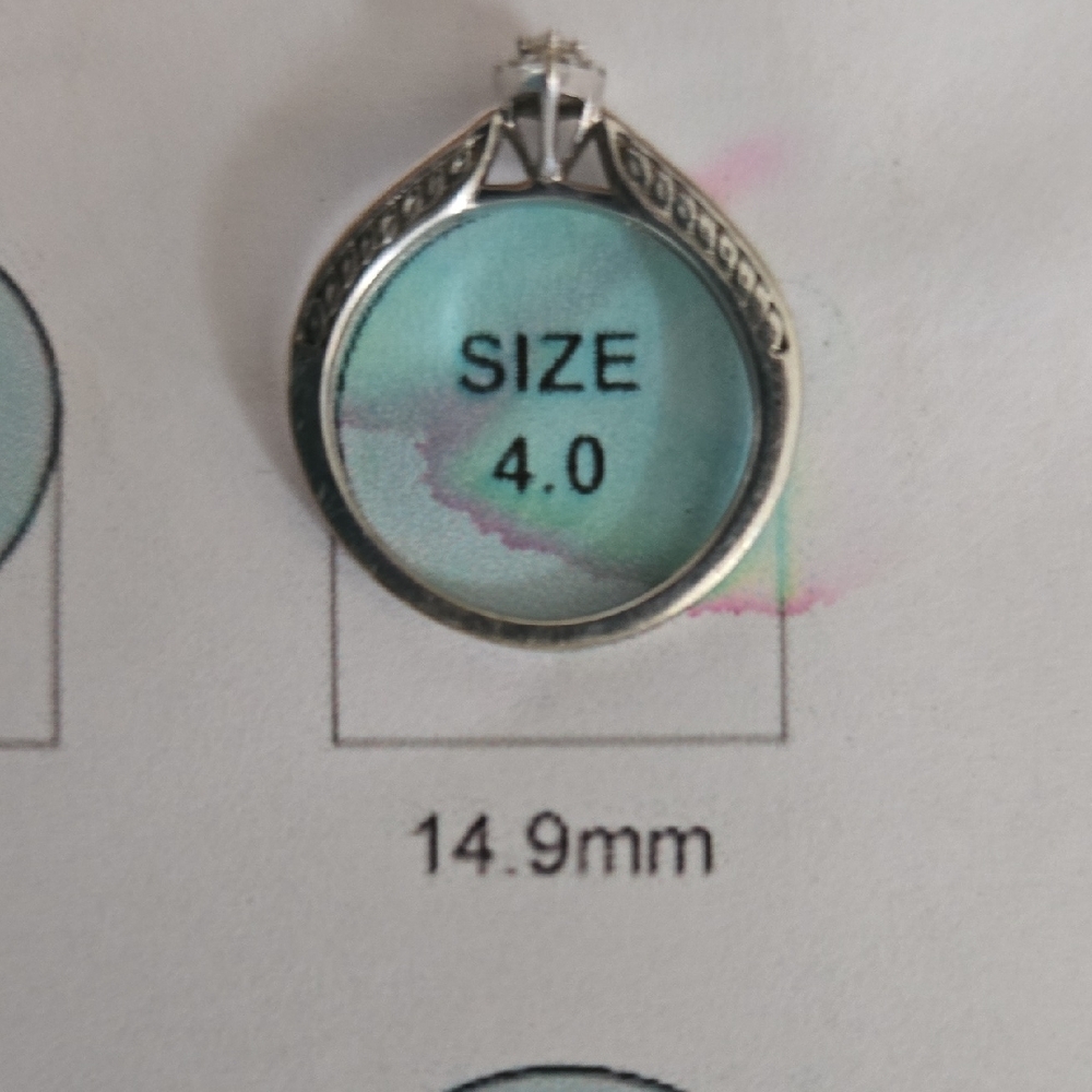 Elegant Silver Diamond Ring - Picture 4 of 4